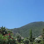 Blue Vista 아파트